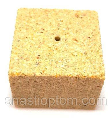 Прикормка кубик для макушатника з отвором 45х45х20 мм, Молоко