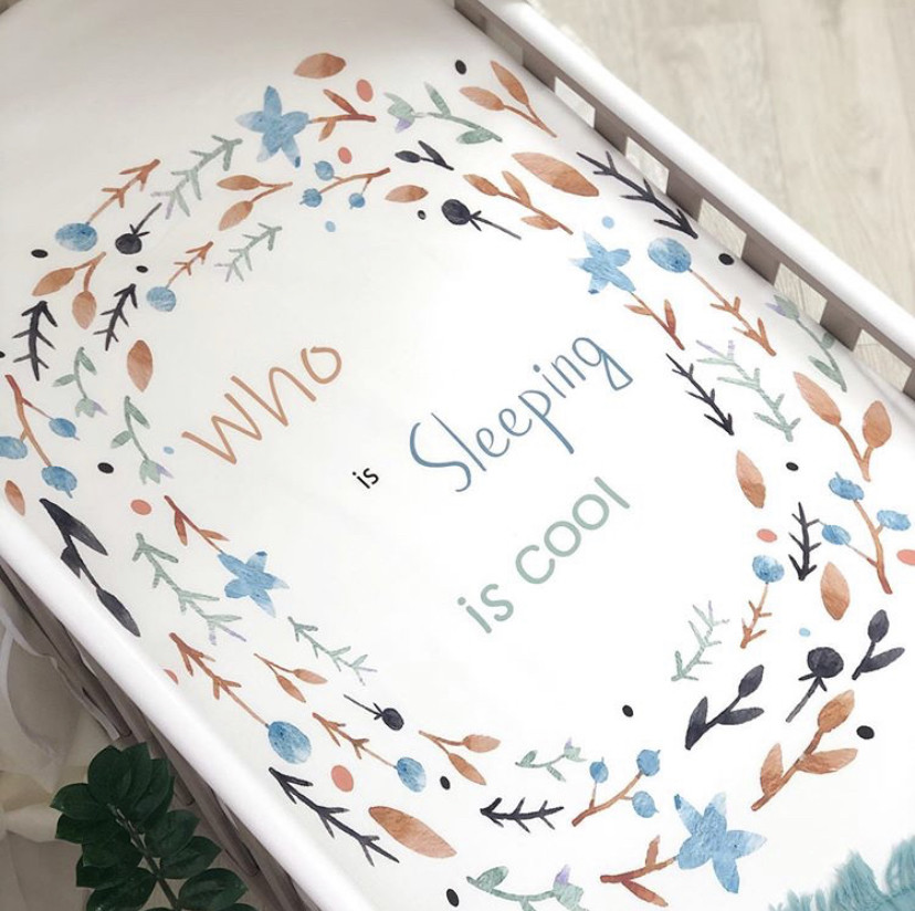 Простынь детская "Who is sleeping is cool"