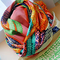 Гарний кольоровий палантин/платок 128х128 см