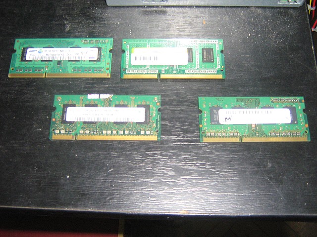 Модуль памяти Samsung SO-DIMM DDR3 1GB, 1333MHz, PC3-10600, для ноутбука - фото 2 - id-p13821863