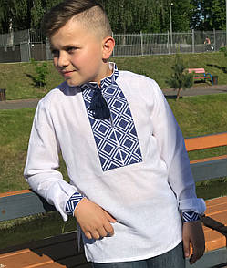 Вишиванка для хлопчика з синьою вишивкою від 110 до 152 см