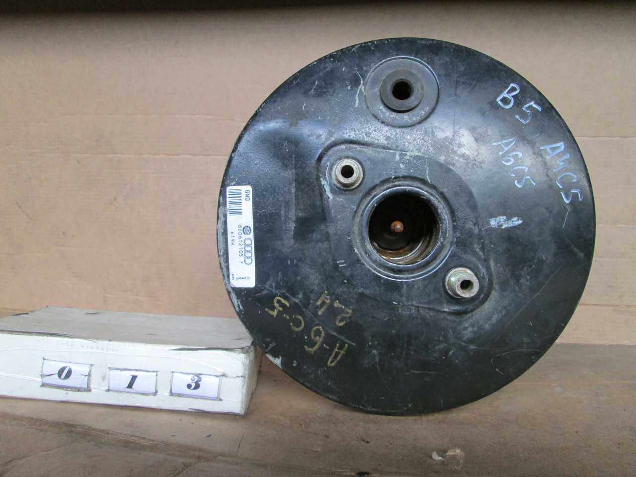 No13 Б/у Вакуумный Усилитель Тормозов 8D0612105F для VW Passat B5 Audi ...