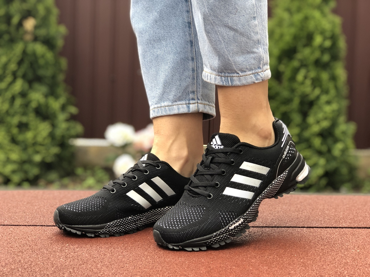 Кросовки жіночих Adidas Marathon, чорно - білі (Розмер 36,38,39)