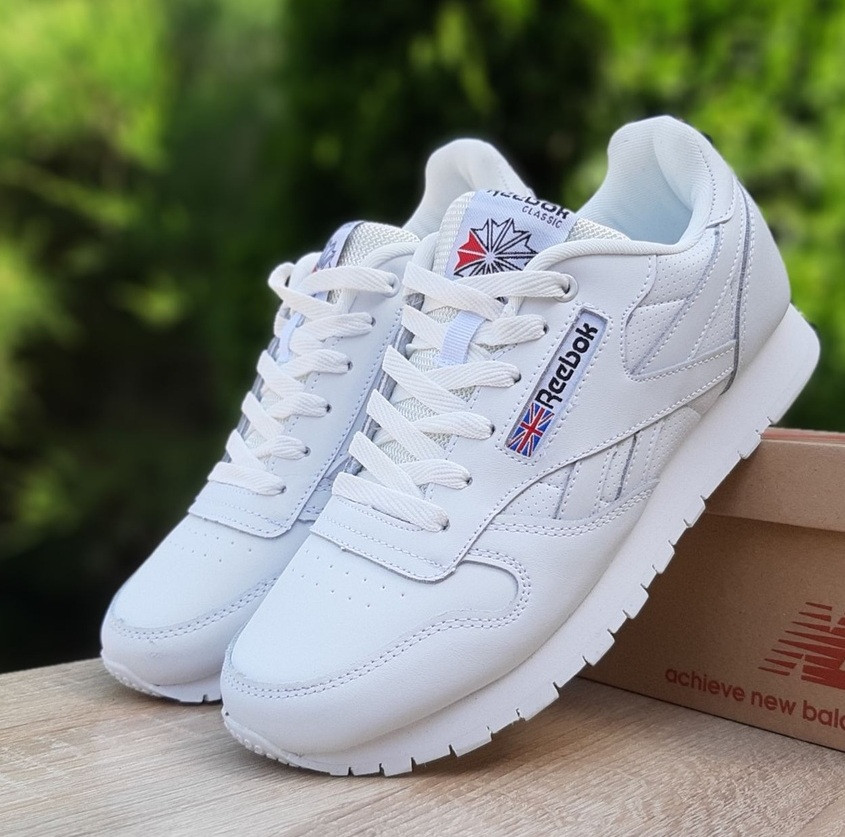 Чоловічі кросівки Reebok Classic білі з перфорацією. Живе фото. топ (рібок класика), фото 1