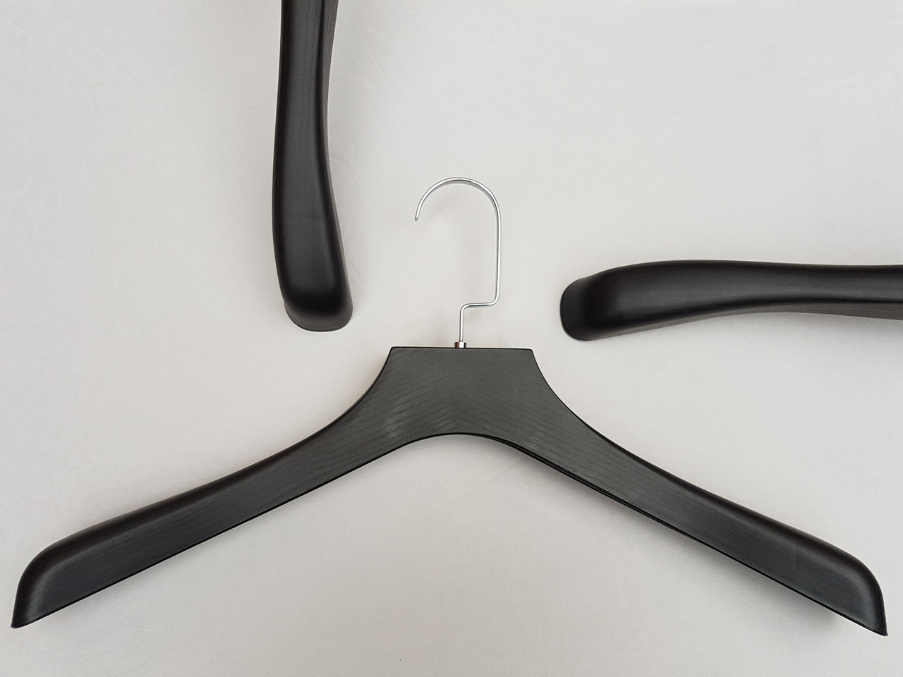 Плічка вішалки тремпеля TZ0066 чорного кольору під дерево, довжина 45 см, фото 1