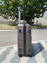 Середній пластиковий чемодан коричнева на 4-х колесах / Середня пластикова валіза, фото 2