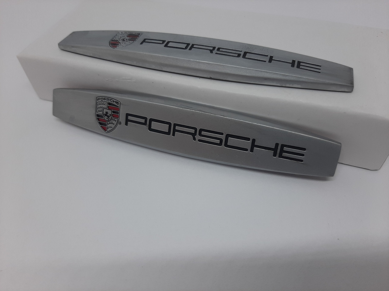 Бічні леза значок наклейки емблеми автомобіля логотип Porshche (2 шт.)