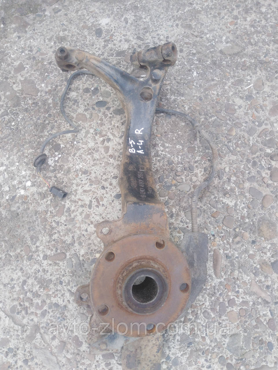 Поворотний кулак Volkswagen Passat B5, Audi A4, Пассат Б5, Ауді А4. Правий. 8D0407258., фото 1