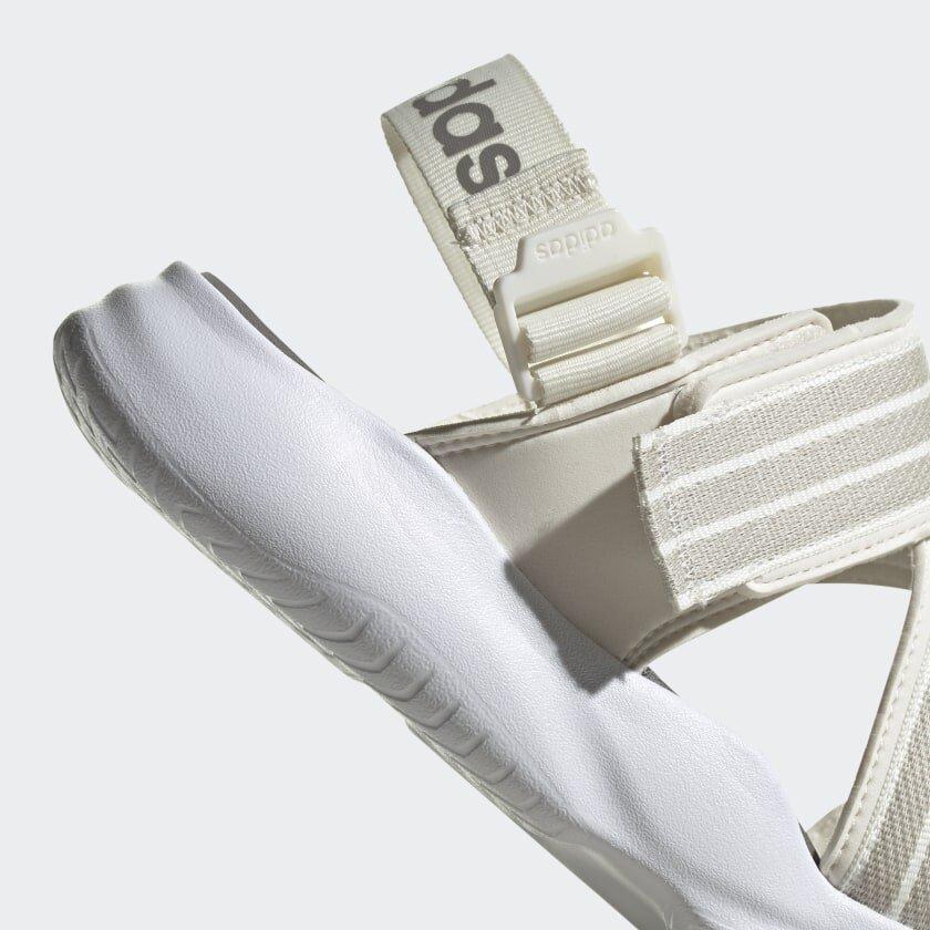 Сандалии женские adidas Adilette sandal 90S белые - фото 3 - id-p1200345571