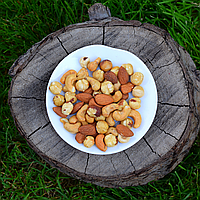 Асорті смажених горіхів (мигдаль, кешью, фундук)