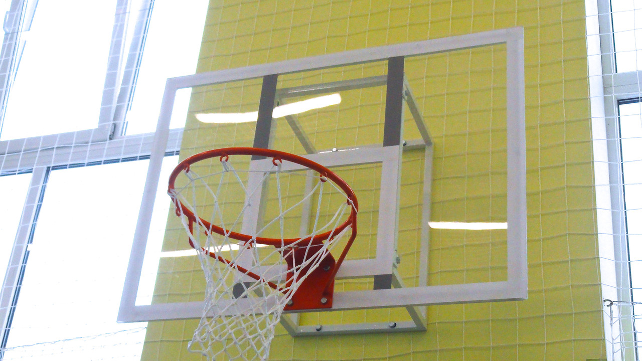 Баскетбольний щит 900 х 680 мм дитячий з оргскла завтовшки 8 мм