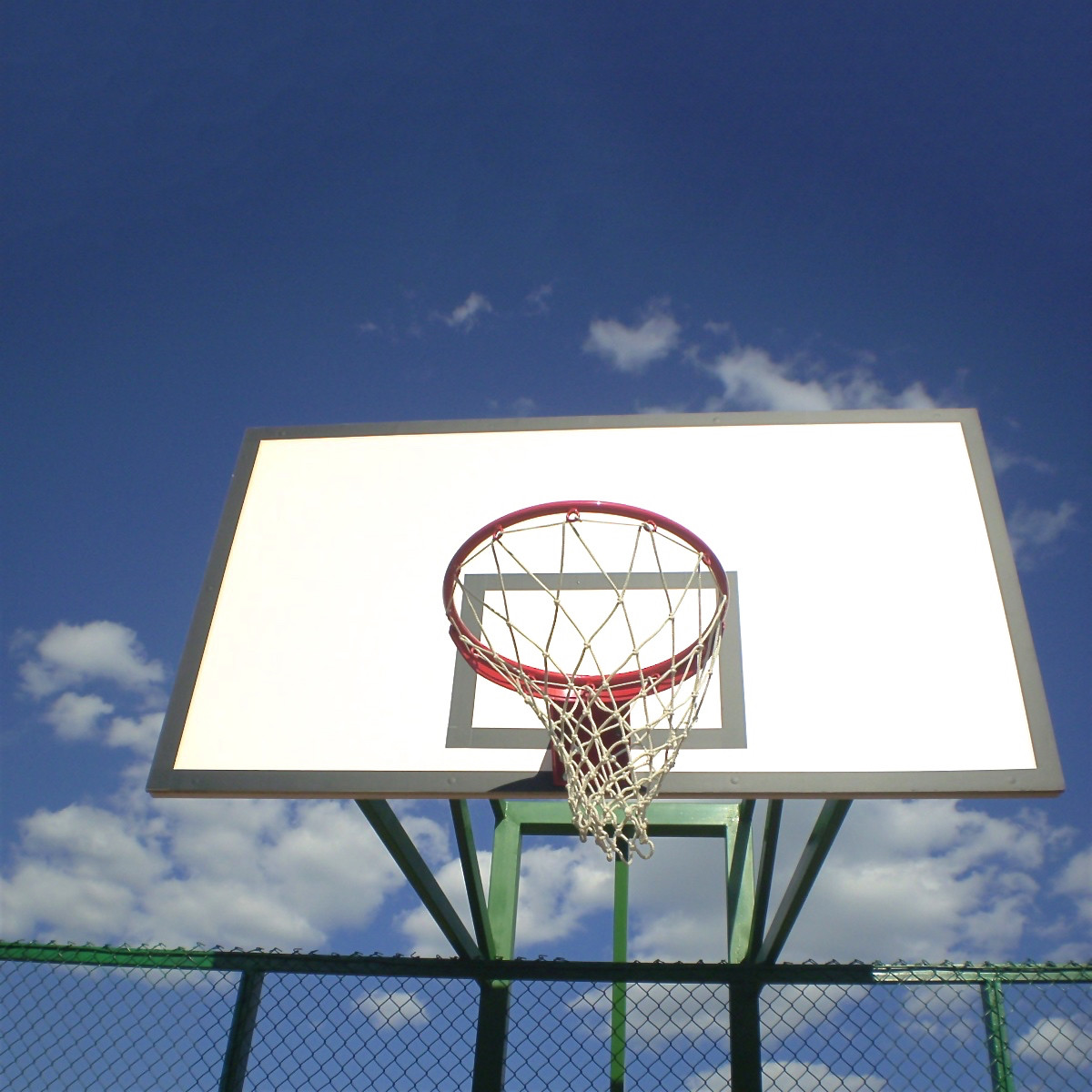 Баскетбольний щит 1200 х 900 мм ігровий з ламінованої вологостійкої фанери товщиною 10 мм