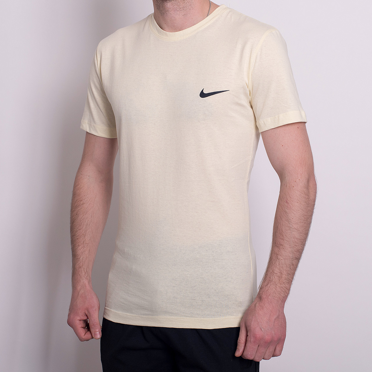 Чоловіча спортивна футболка Nike, жовтого кольору - фото 1 - id-p1202917669