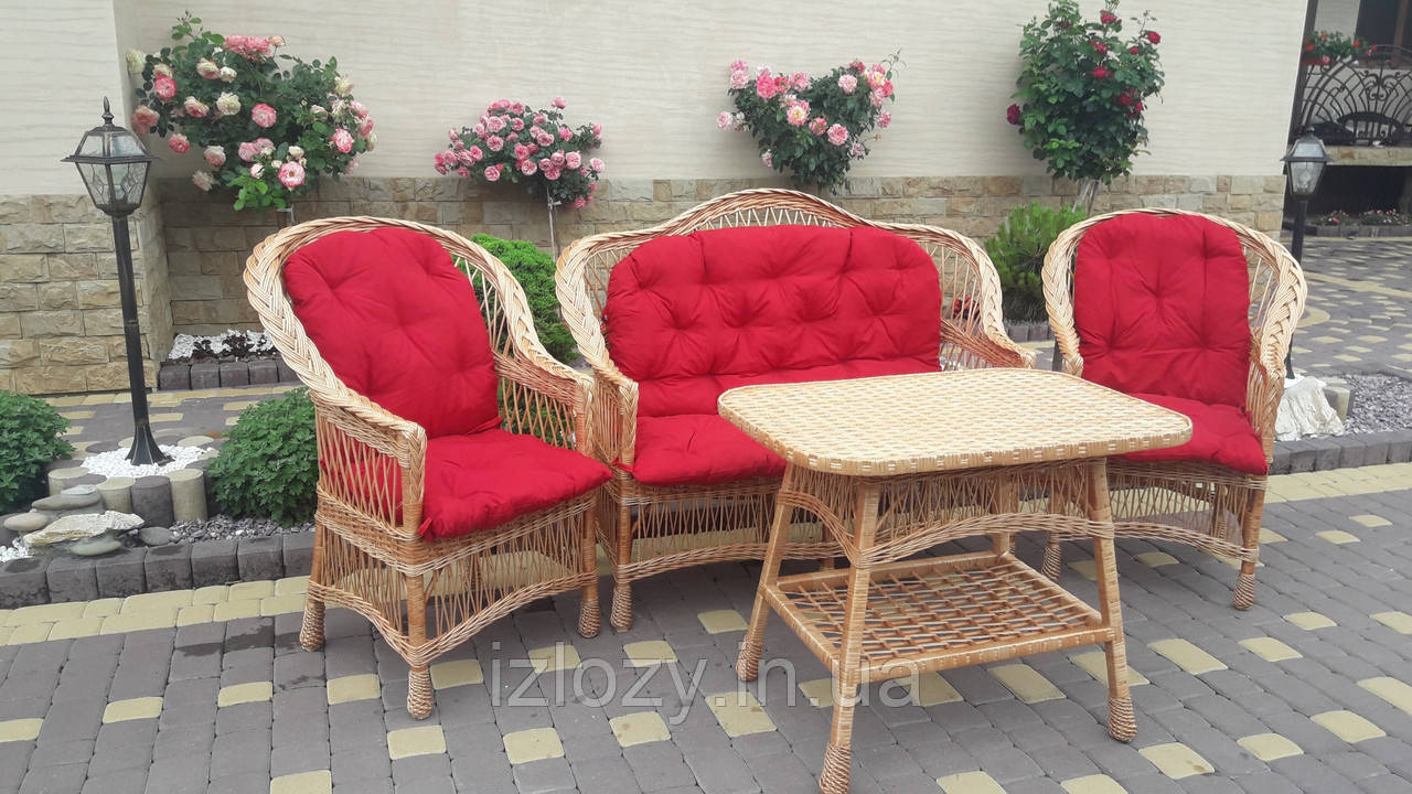 Плетений набір меблів із лози в комплекті з червоними подушками 2 крісла + диван + стіл