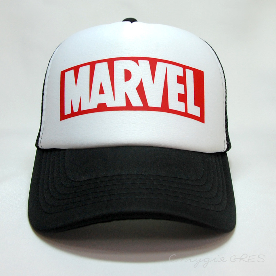 Кепка тракер MARVEL чорно біла
