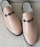Мюли в стилі Gucci жіночі.! Сабо на низькому ходу з закритим носком Шльопанці Гучи колір пудра 37,40, фото 8