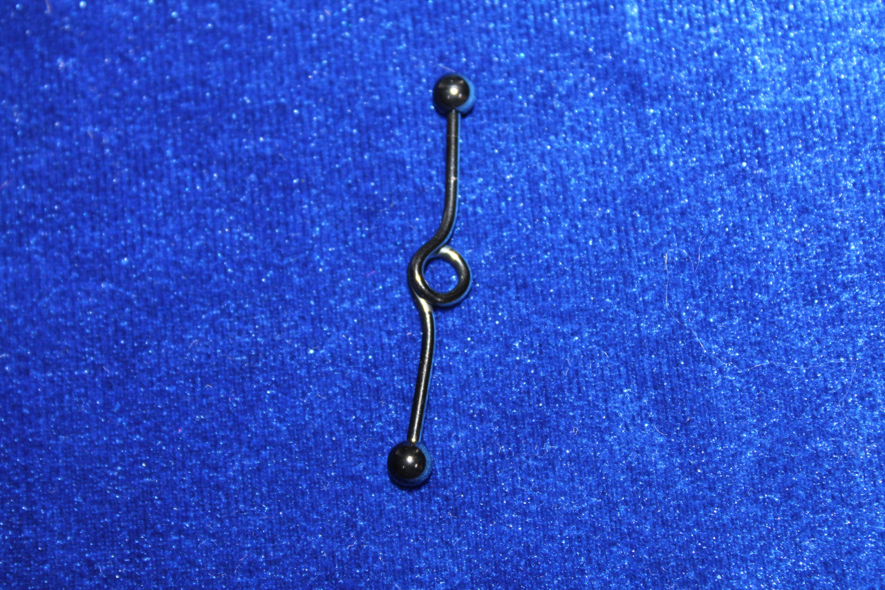 Сережка чорна для пірсингу хряща вуха 1 шт. медична сталь 46 мм, фото 1