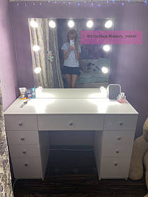 Стол для макияжа с гримерным зеркалом на надставке, стол визажиста с ящиками, цвет - белый 1