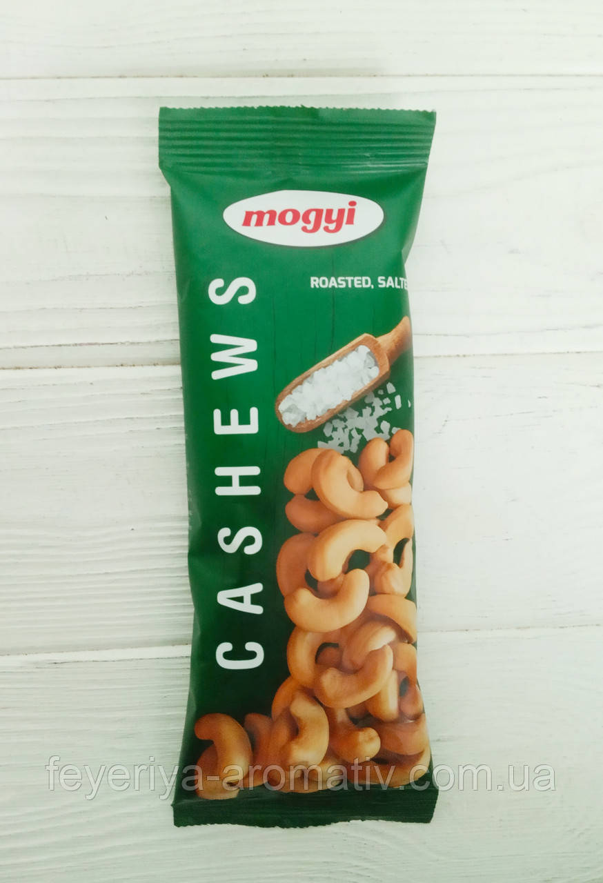 Горішки кеш'ю з сіллю Mogui Cashews 70гр (Угорщина)