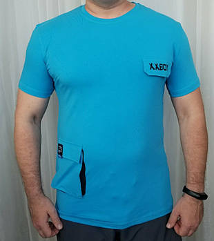 Чоловіча футболка блакитний колір із кишенею.