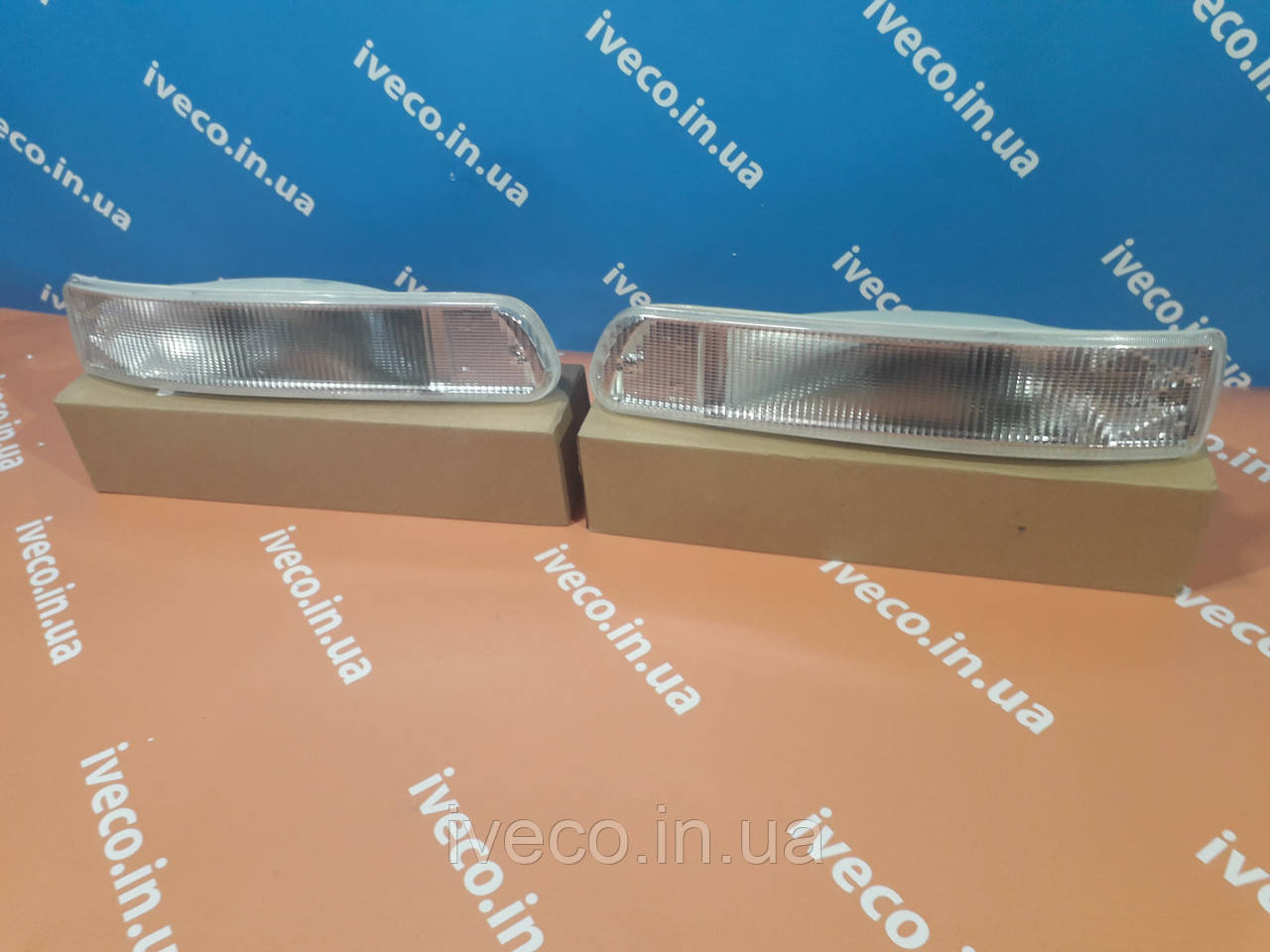 Покажчик повороту правий IVECO STRALIS Trakker Івеко 41221040 42555022 поворотник