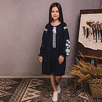 Вышитое платье для девочки Цветочное на синем льне 116