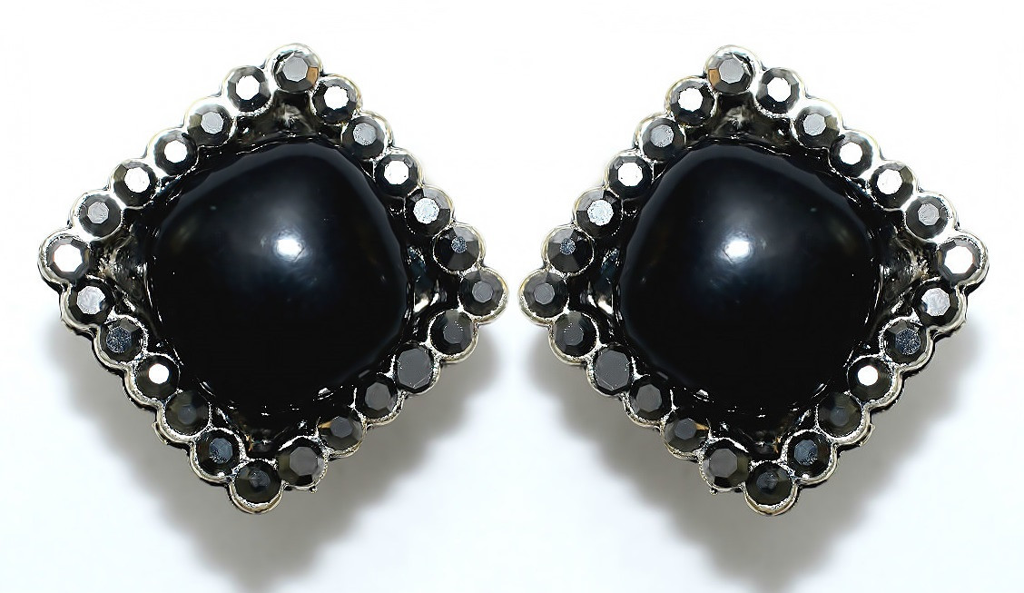 Сережки Fashion Jewelry. Під крапельне срібло. Камені: чорний агат та гематит. Діаметр: 22 мм.