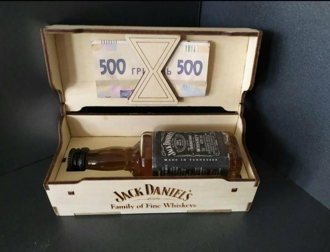 Шкатулка дерев’яна, конверт для грошей з дерева Jack Daniels (з пляшкою 50мл)