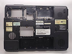 Нижня частина Toshiba Satellite P200 AP026000200