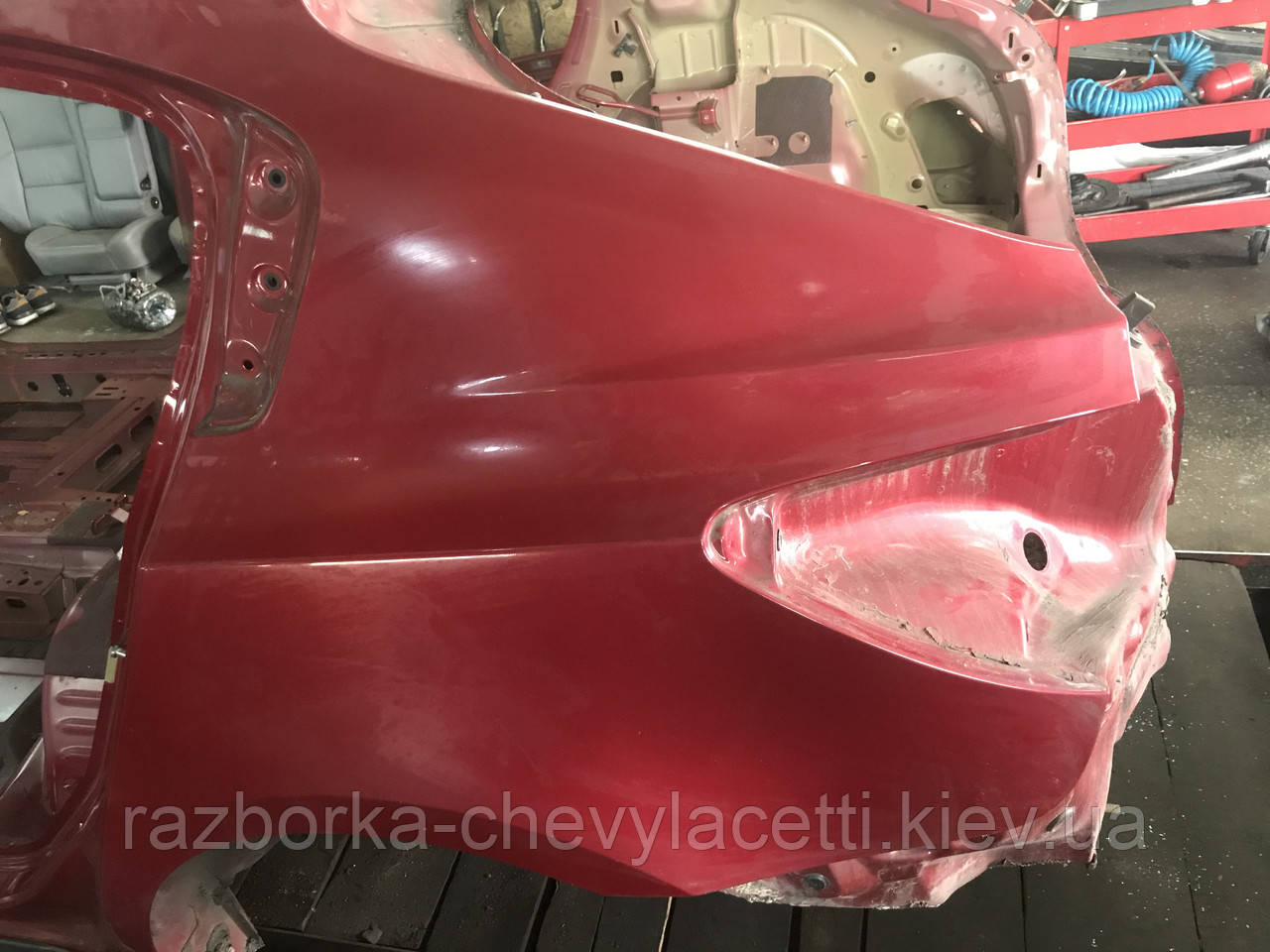 Задні крило Chevrolet Cruze хетчбек