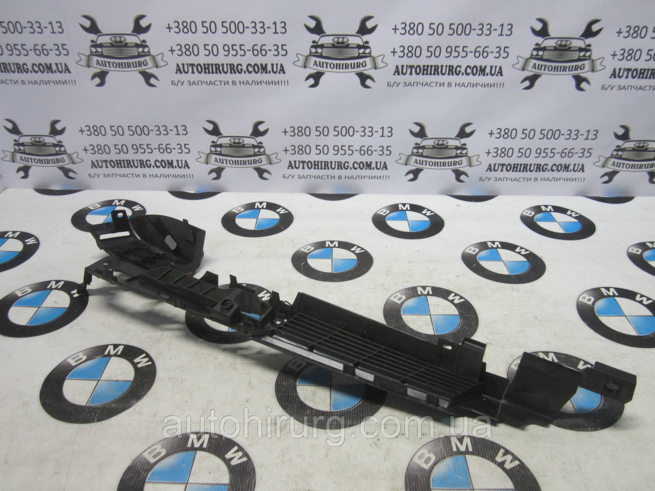 Правая накладка багажника BMW E61 (7050356)