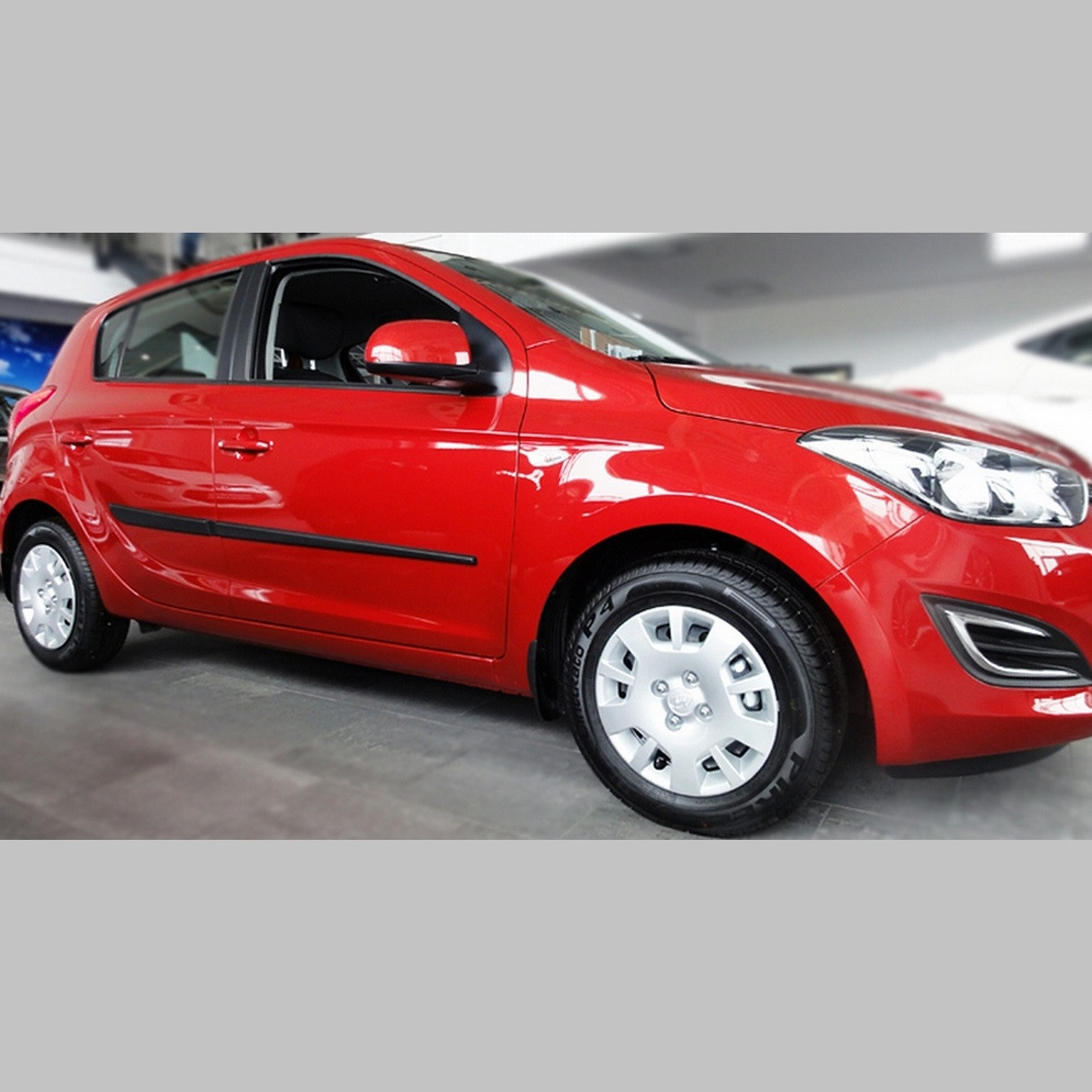 Молдинги на двері для Hyundai i20 Mk1 5Dr LIFT 2013-2014, фото 1