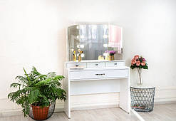 Гримерний столик з підсвічуванням М624 з трьома дзеркалами