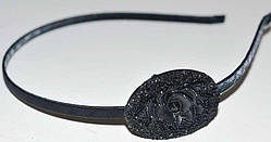 Обруч для волосся металева основа тканина акрилова квітка зі стразами