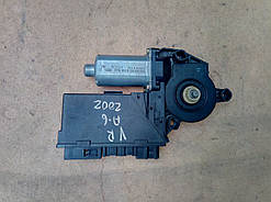 Склопідіймач ( мотор ) передній правий Audi A-4 B-6 8E1 959 802 B , 5WK4 7006 BBF , Bosch 0 130 821 764