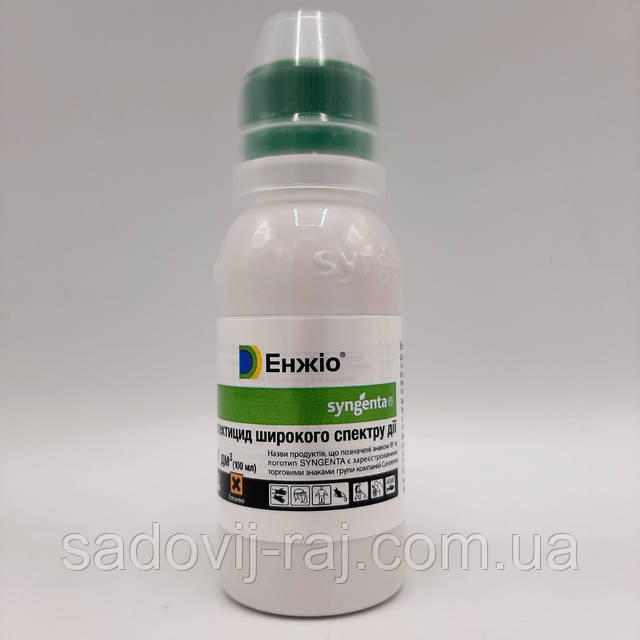 Қыз жақыннан шашып жатыр Араб шейхи секс