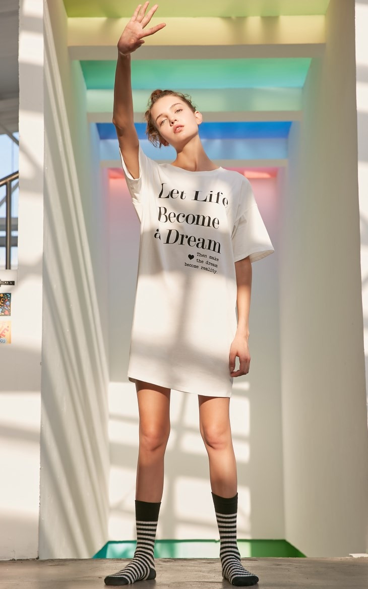 Платье-футболка женское домашнее. Ночная сорочка, туника рубашка для сна, размер M (белая) - фото 3 - id-p1203855270