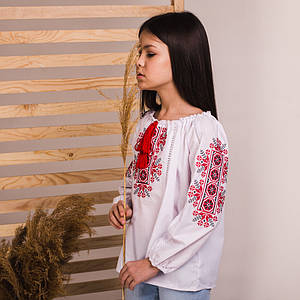 Блуза для дівчинки Соломійка з червоною вишивкою 110