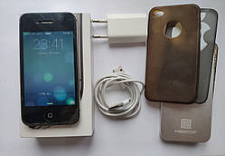 Iphone 4S 16 GB Чорний + 4 шт. бампера+зарядка Б/У