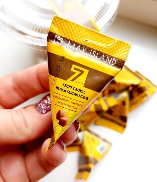 Цукровий скраб для обличчя May Island 7 Days Secret Royal Black Sugar Scrub