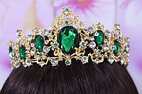 Золотая диадема корона с зелеными и белыми камнями горный хрусталь