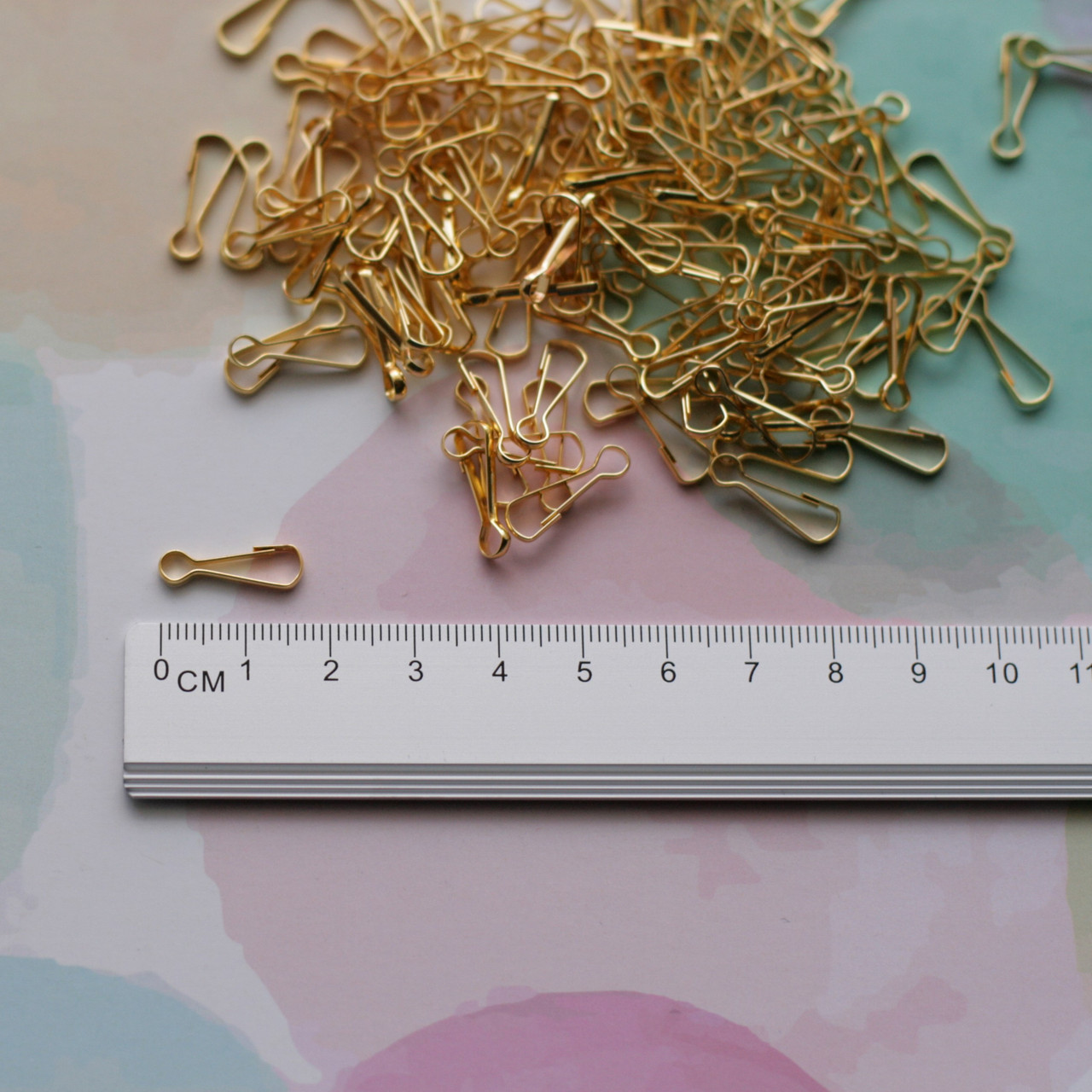 Карабин золотой для лент и медалей 25мм купить, карабин для лент ...