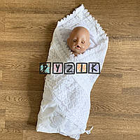 Конверт-плед для новорожденных легкий на выписку и в коляску "Аист" белый, серебристая ленточка