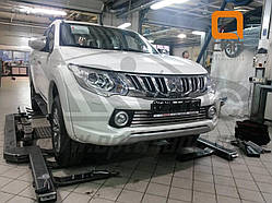 Сітка в передній бампер Mitsubishi L200 (2016-) d16