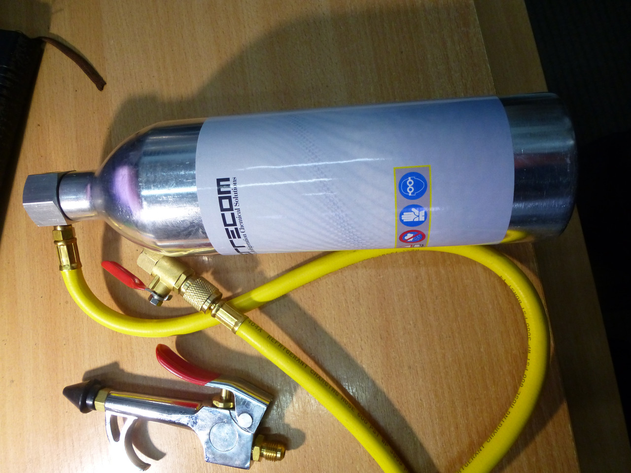 Инжектор универсальный фреоновый баллон 1 литр - фото 1 - id-p162230662