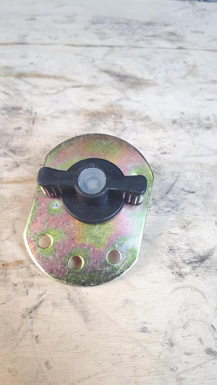 ВК318Б-3703140 Вимикач маси ГАЗ ЗИЛ УАЗ (50А)