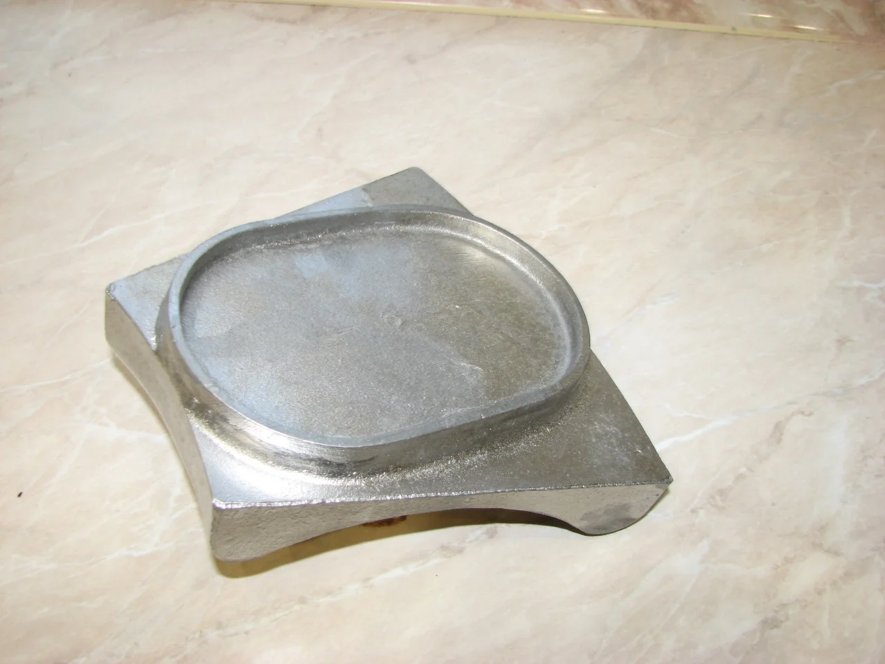 Ложемент С для боковини л.а. зовнішній155х100х180.