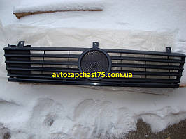 Решітка радіатора Mercedes Vito w638 до 2002 року (виробник  Тайвань)
