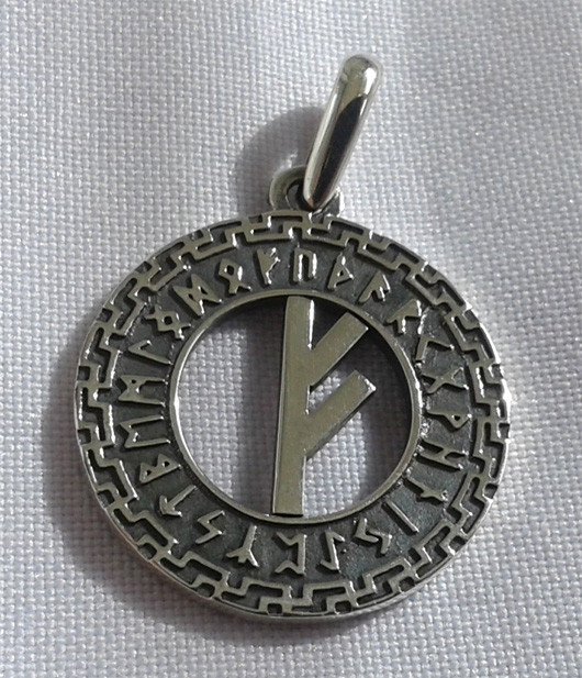 Руна Феху (Fehu) в Рунічному Колі скандинавський оберіг із срібла 925 проби, фото 1