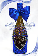 Весільний шампанський із серцем у стразах Сапфір з датою та кільцями (достатняйте терміни) Ш40